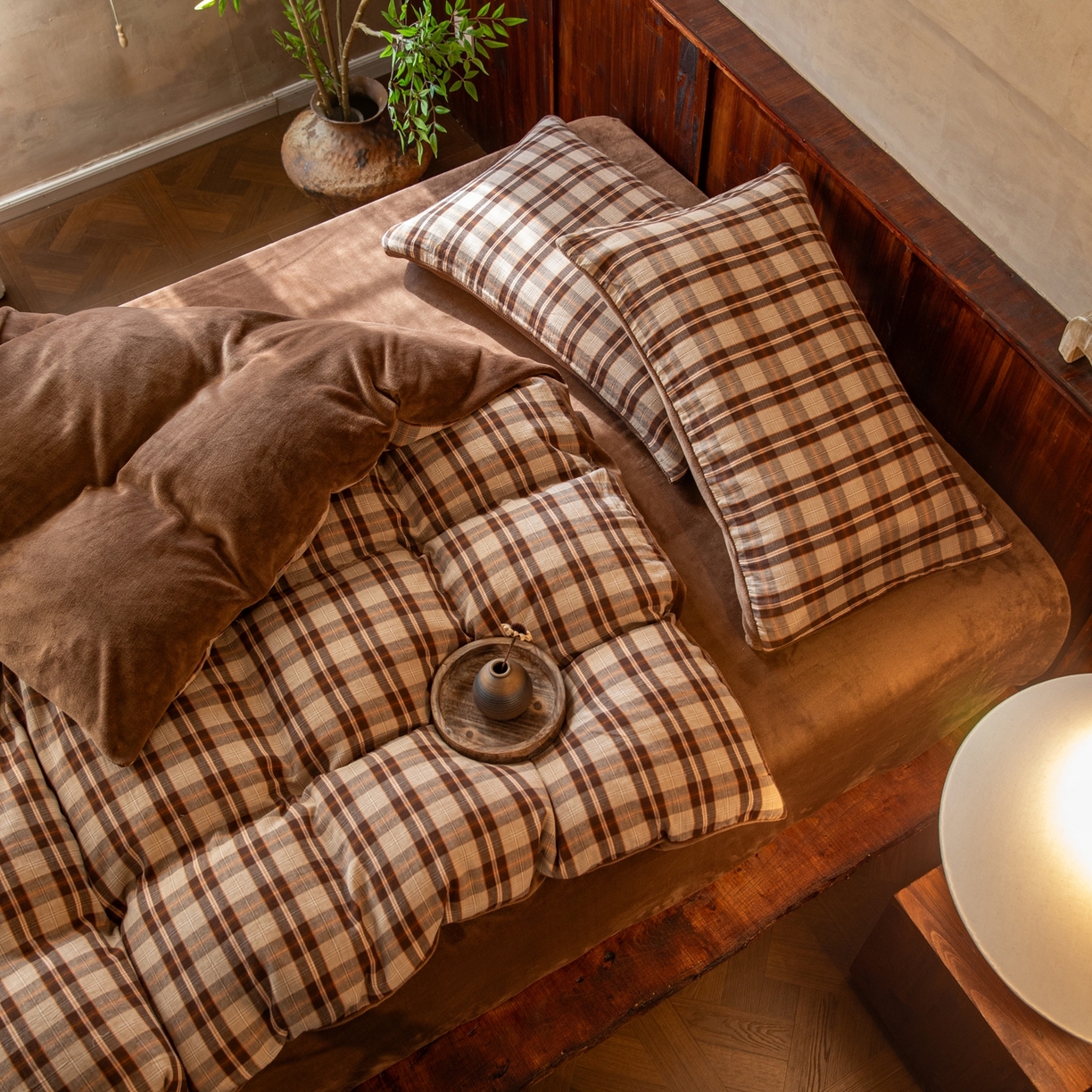 91家纺网 家纺一手货源 找家纺 仰望棉麻双层纱供应链 2025新款棉加绒A版双层纱B版德绒四件套 玛奇朵