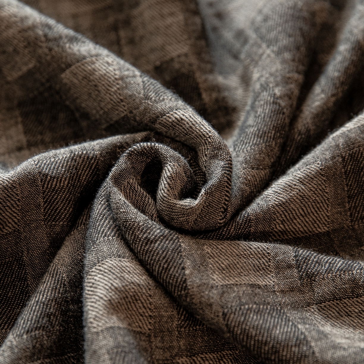 91家纺网 家纺一手货源 找家纺 仰望棉麻双层纱供应链 2025新款棉加绒A版双层纱B版德绒四件套 朦胧格