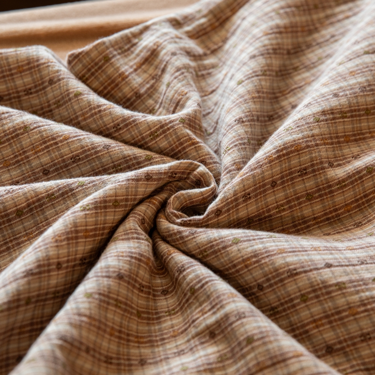 91家纺网 家纺一手货源 找家纺 仰望棉麻双层纱供应链 2025新款棉加绒A版双层纱B版德绒四件套 星冰乐