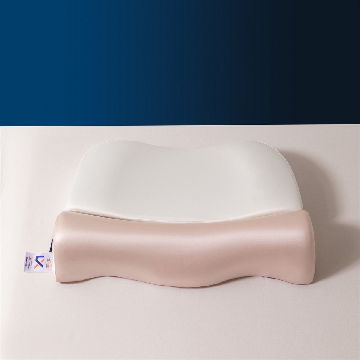 91家纺网 家纺一手货源 找家纺 金牛枕芯 2025新款2合1牵引记忆枕芯锦氨透气凉感零压深睡记忆牵引按摩枕芯枕头 粉玉+白