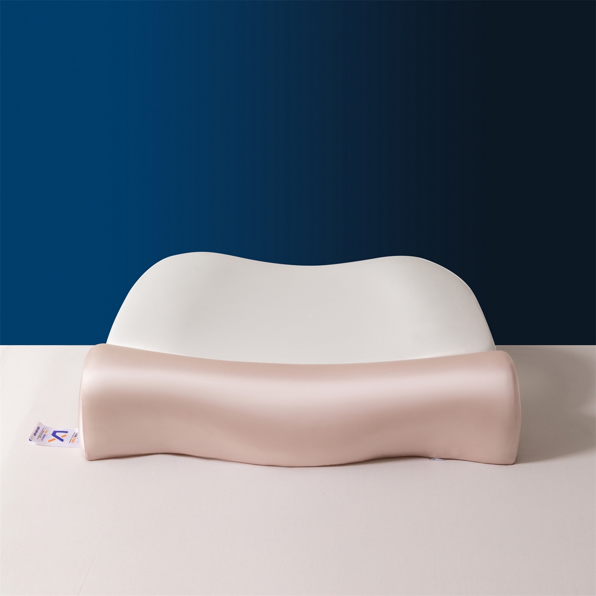 91家纺网 家纺一手货源 找家纺 金牛枕芯 2025新款2合1牵引记忆枕芯锦氨透气凉感零压深睡记忆牵引按摩枕芯枕头 粉玉+白