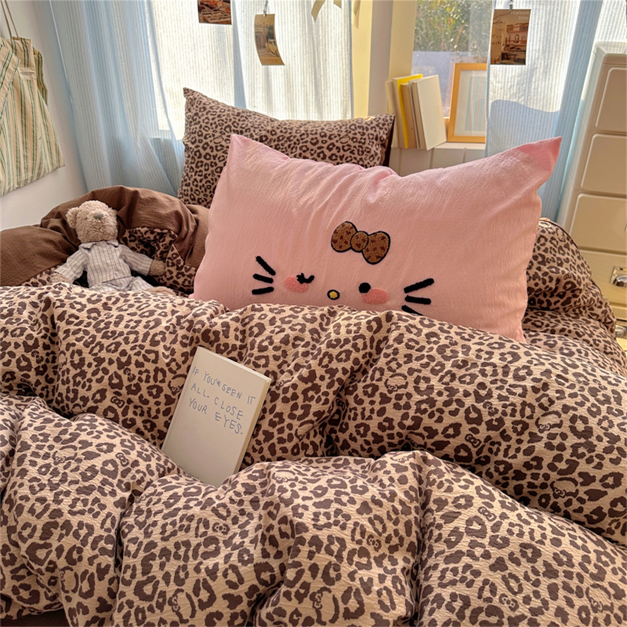 91家纺网 家纺一手货源 找家纺 （总）阿曼达 2026新款超流行的豹纹猫咪毛巾绣水洗四件套-豹纹猫咪