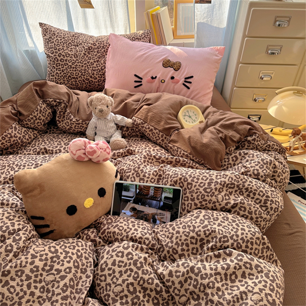 91家纺网 家纺一手货源 找家纺 阿曼达 2026新款超流行的豹纹猫咪毛巾绣水洗四件套-豹纹猫咪 豹纹猫咪-粉