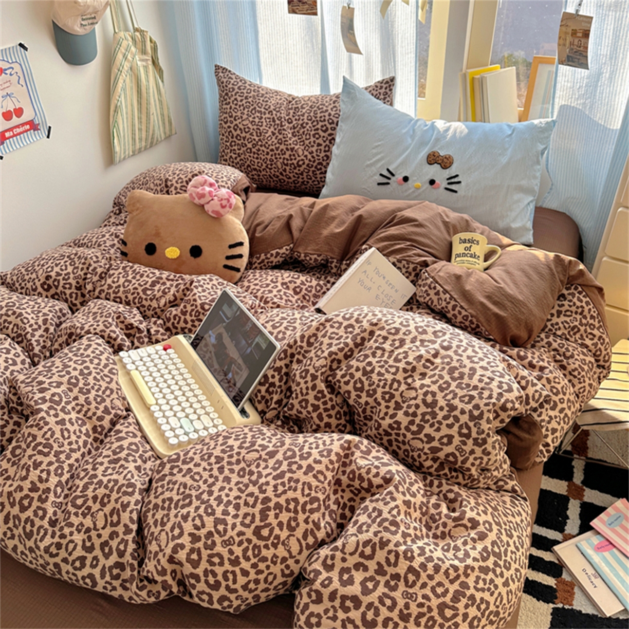 91家纺网 家纺一手货源 找家纺 阿曼达 2026新款超流行的豹纹猫咪毛巾绣水洗四件套-豹纹猫咪 豹纹猫咪-蓝