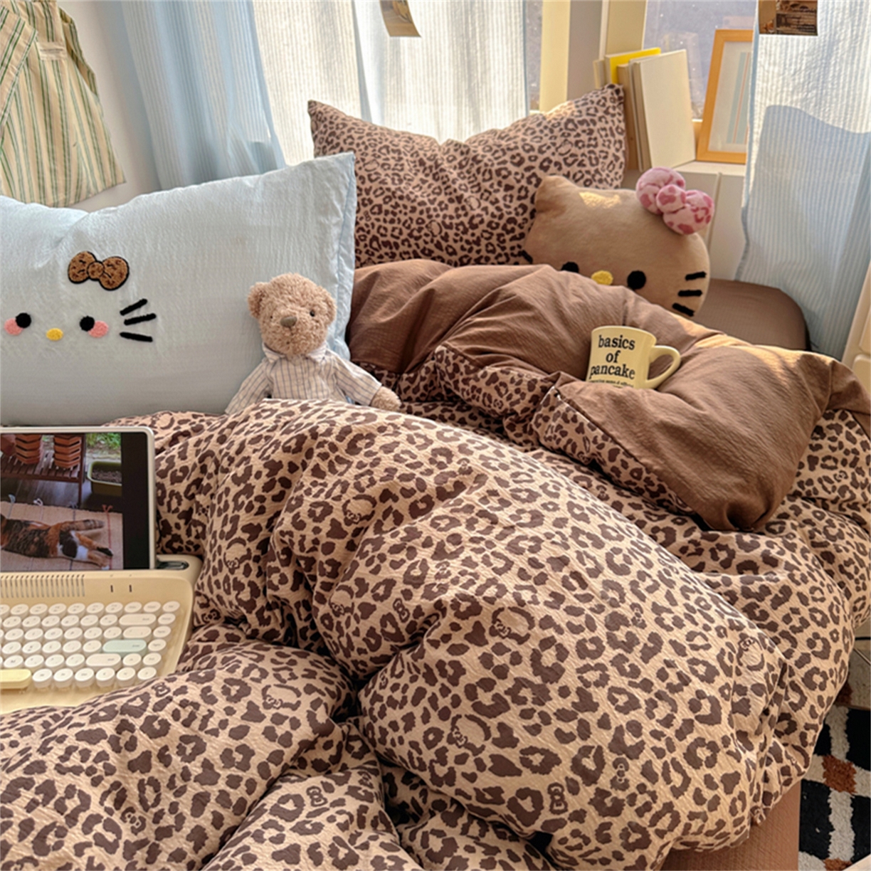 91家纺网 家纺一手货源 找家纺 阿曼达 2026新款超流行的豹纹猫咪毛巾绣水洗四件套-豹纹猫咪 豹纹猫咪-蓝