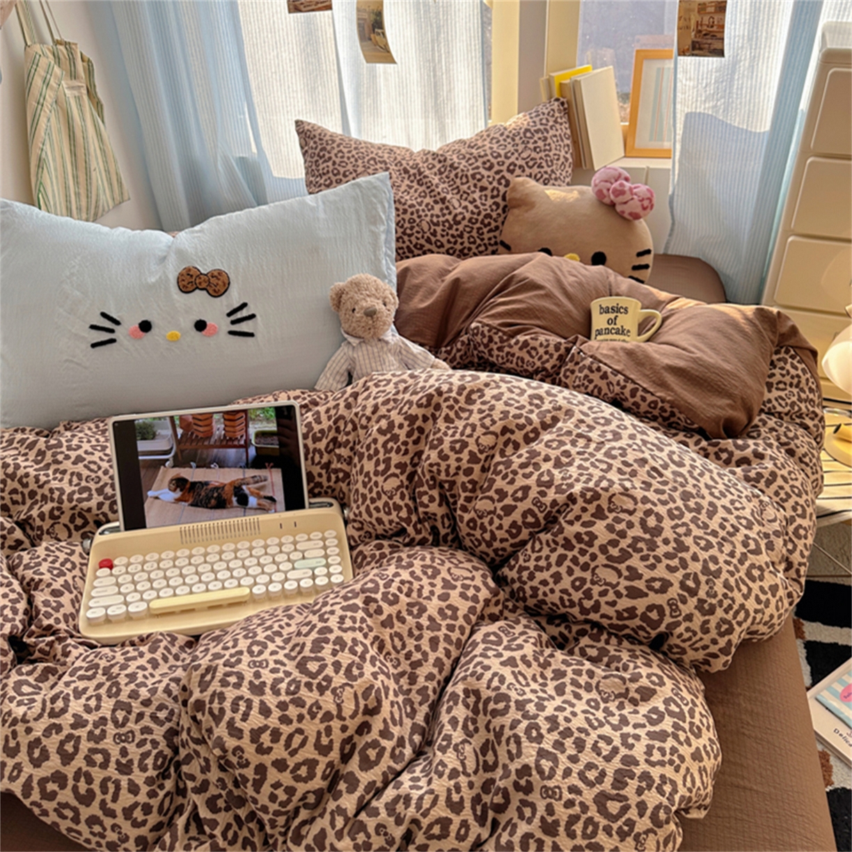 91家纺网 家纺一手货源 找家纺 阿曼达 2026新款超流行的豹纹猫咪毛巾绣水洗四件套-豹纹猫咪 豹纹猫咪-蓝