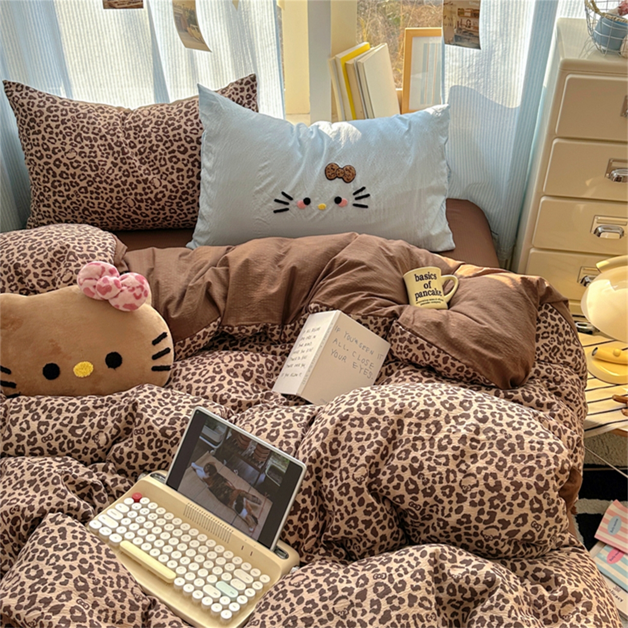 91家纺网 家纺一手货源 找家纺 阿曼达 2026新款超流行的豹纹猫咪毛巾绣水洗四件套-豹纹猫咪 豹纹猫咪-蓝