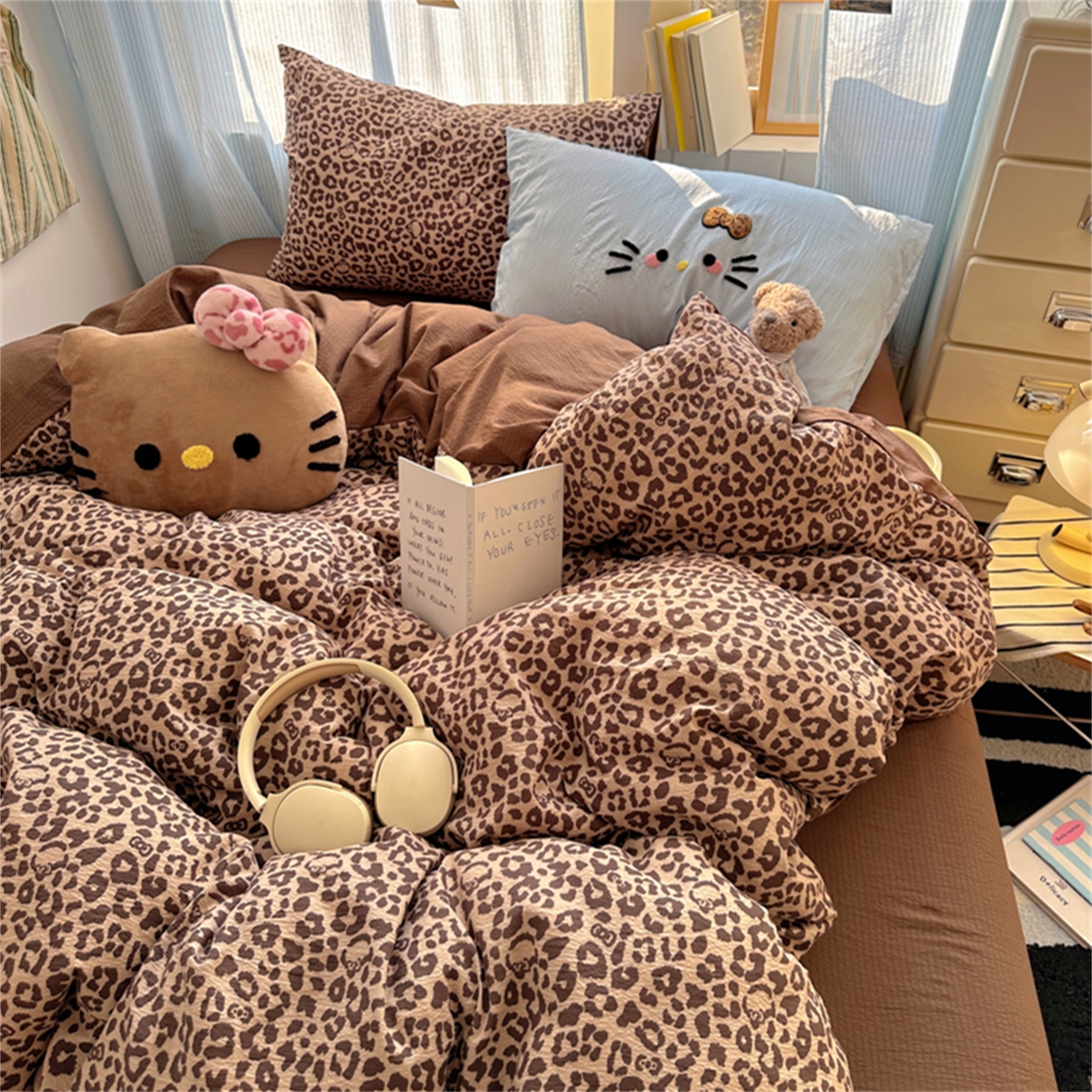 91家纺网 家纺一手货源 找家纺 阿曼达 2026新款超流行的豹纹猫咪毛巾绣水洗四件套-豹纹猫咪 豹纹猫咪-蓝