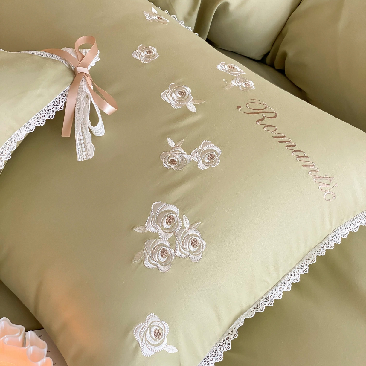 91家纺网 家纺一手货源 找家纺 佳汐蓝家纺 2025秋冬新款新疆长绒棉全棉纯棉刺绣蕾丝四件套-场景一梦幻芭蕾 梦幻芭蕾-绿