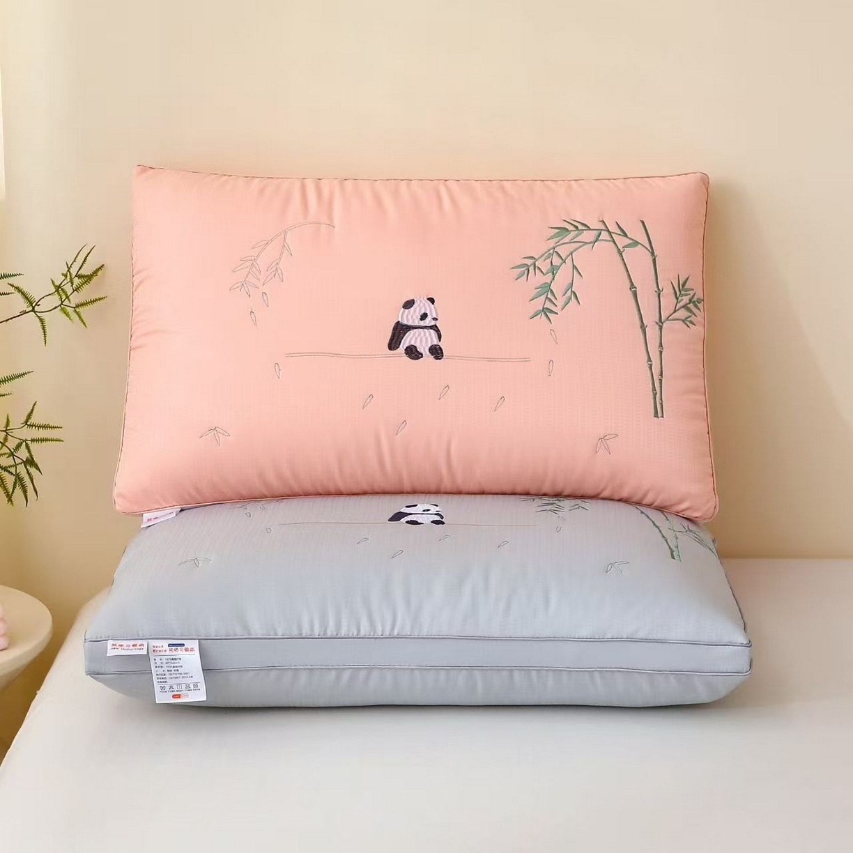 91家纺网 家纺一手货源 找家纺 （总）剑桥枕业 2025新款可爱小熊猫热熔护颈枕头活动跑量促销枕芯