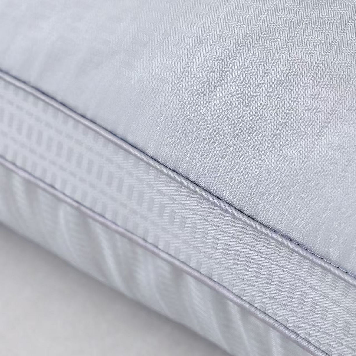 91家纺网 家纺一手货源 找家纺 （总）剑桥枕业 2025新款可爱小熊猫热熔护颈枕头活动跑量促销枕芯