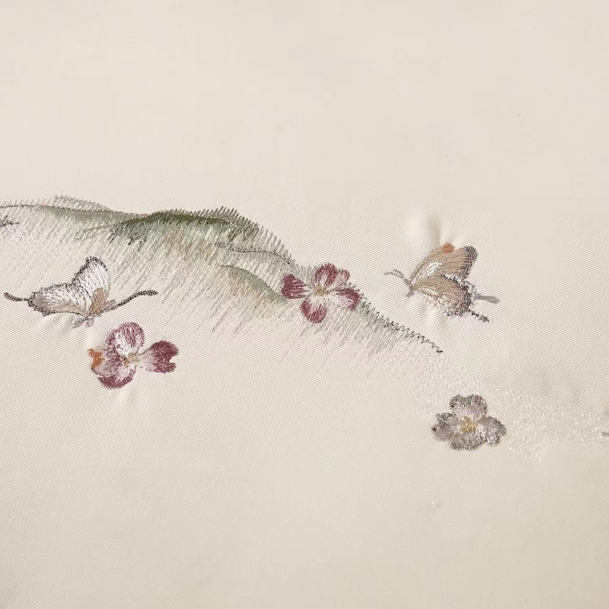 91家纺网 家纺一手货源 找家纺 （总）剑桥枕业 2025新款山水画热熔护颈枕头 高枕 活动跑量促销枕芯