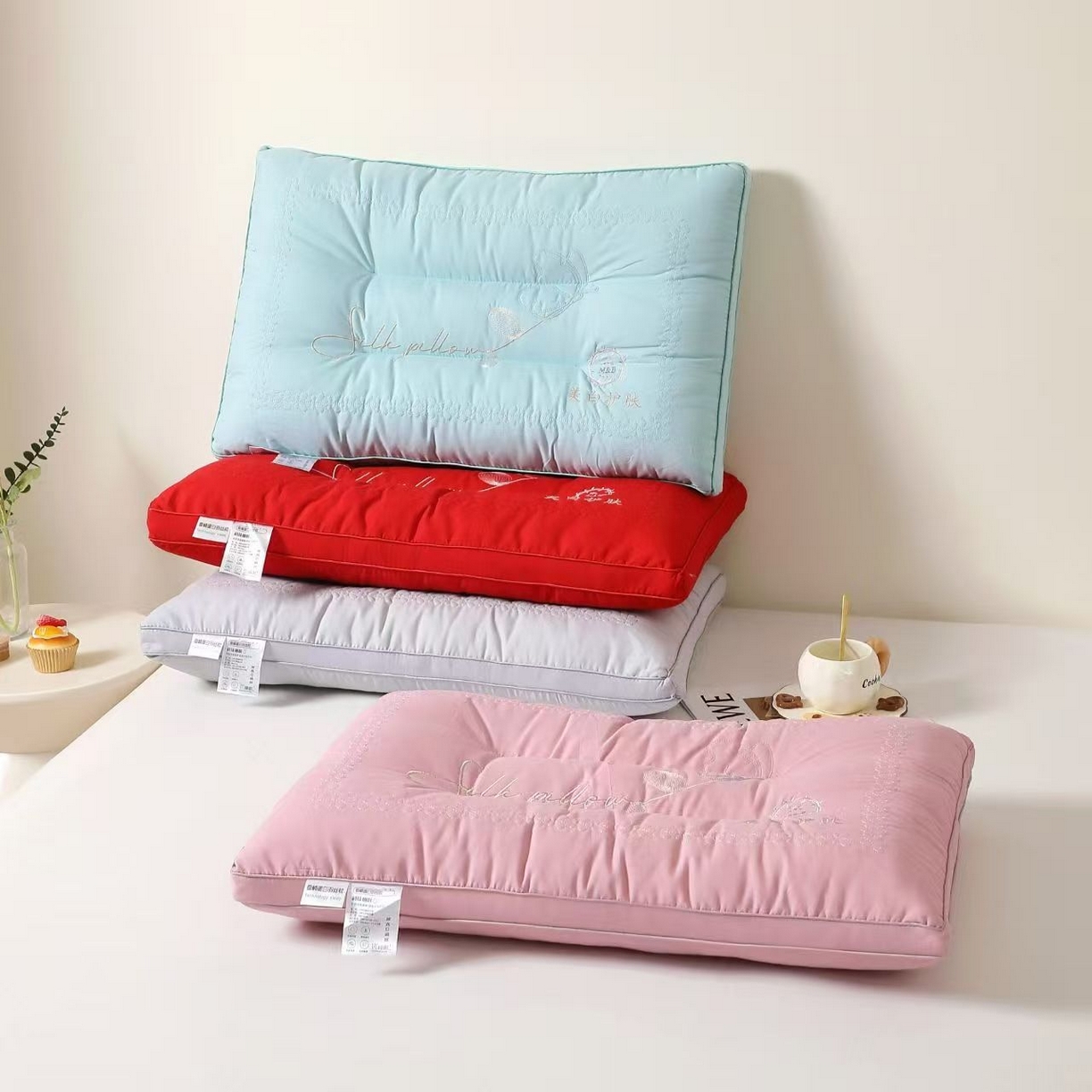 91家纺网 家纺一手货源 找家纺 （总）剑桥枕业 2025新款美白护肤定型护颈枕头促销红色婚庆枕芯中高枕头便宜款