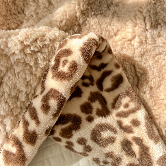 91家纺网 家纺一手货源 找家纺 繁花家居 2025新款羊羔绒牛奶绒绣花喵喵系列毛毯 表情喵-卡其