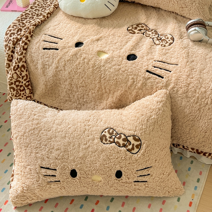 91家纺网 家纺一手货源 找家纺 繁花家居 2025新款羊羔绒牛奶绒绣花喵喵系列毛毯 表情喵-卡其