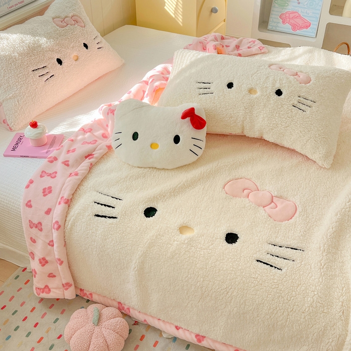 91家纺网 家纺一手货源 找家纺 繁花家居 2025新款羊羔绒牛奶绒绣花喵喵系列毛毯 表情喵-奶白