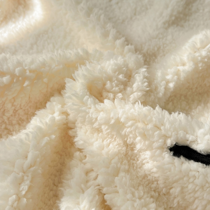 91家纺网 家纺一手货源 找家纺 繁花家居 2025新款羊羔绒牛奶绒绣花喵喵系列毛毯 表情喵-奶白