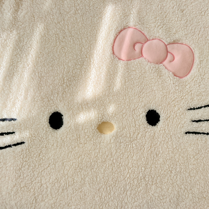 91家纺网 家纺一手货源 找家纺 繁花家居 2025新款羊羔绒牛奶绒绣花喵喵系列毛毯 表情喵-奶白
