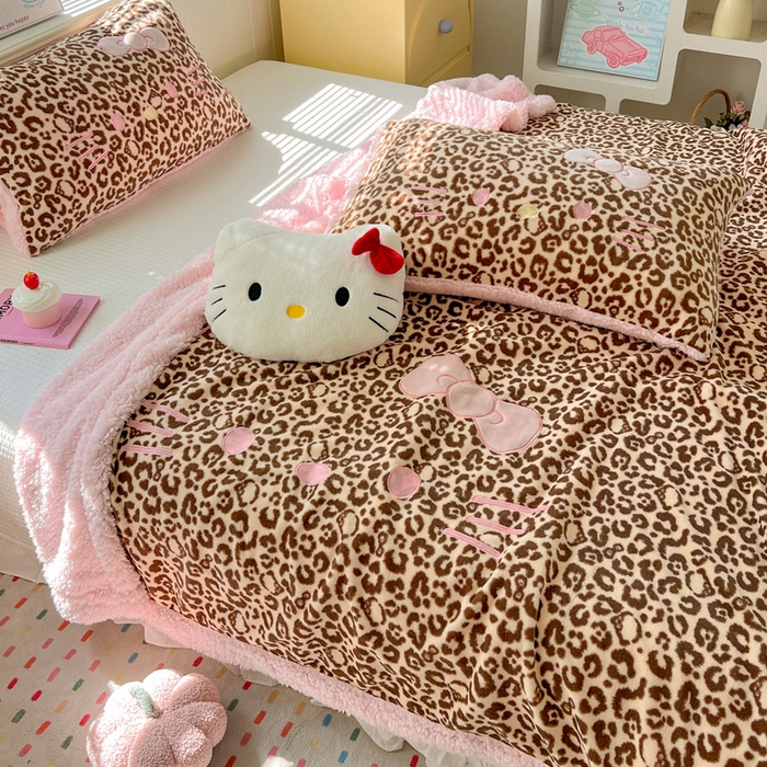 91家纺网 家纺一手货源 找家纺 繁花家居 2025新款羊羔绒牛奶绒绣花喵喵系列毛毯 表情喵-豹纹