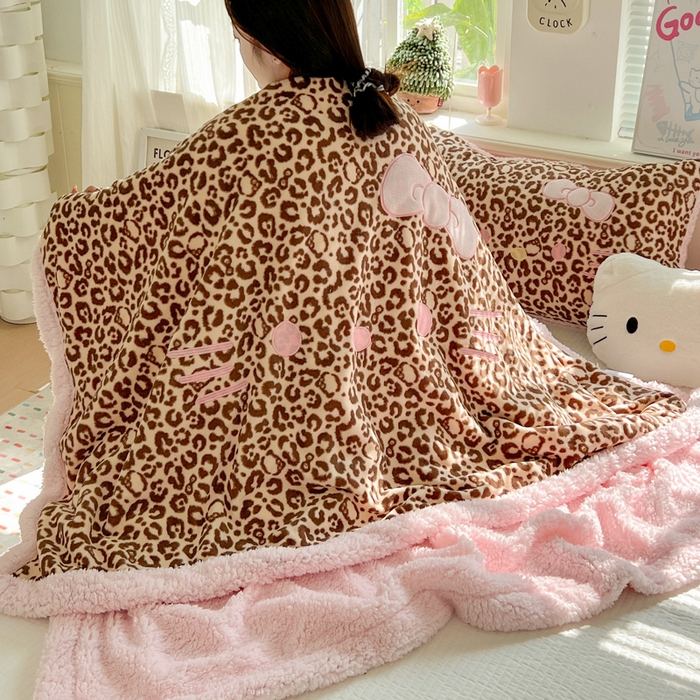 91家纺网 家纺一手货源 找家纺 繁花家居 2025新款羊羔绒牛奶绒绣花喵喵系列毛毯 表情喵-豹纹