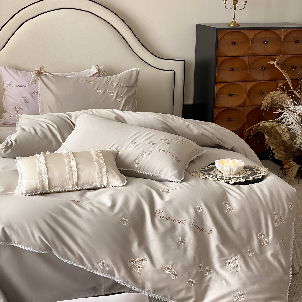 （总）佳汐蓝家纺 2025秋冬新款新疆长绒棉全棉纯棉刺绣蕾丝四件套-场景二梦幻芭蕾