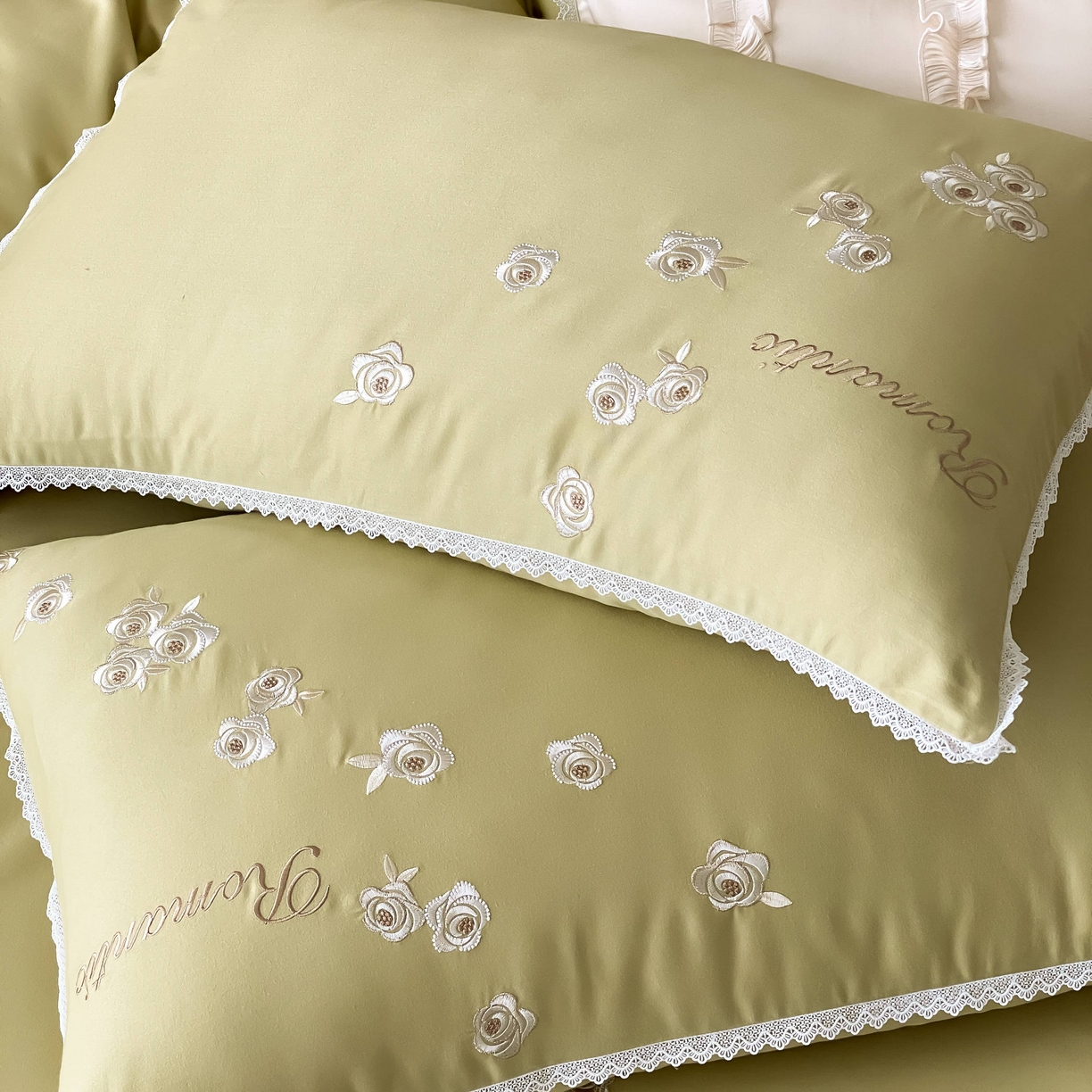 91家纺网 家纺一手货源 找家纺 佳汐蓝家纺 2025秋冬新款新疆长绒棉全棉纯棉刺绣蕾丝四件套-场景二梦幻芭蕾 梦幻芭蕾-绿