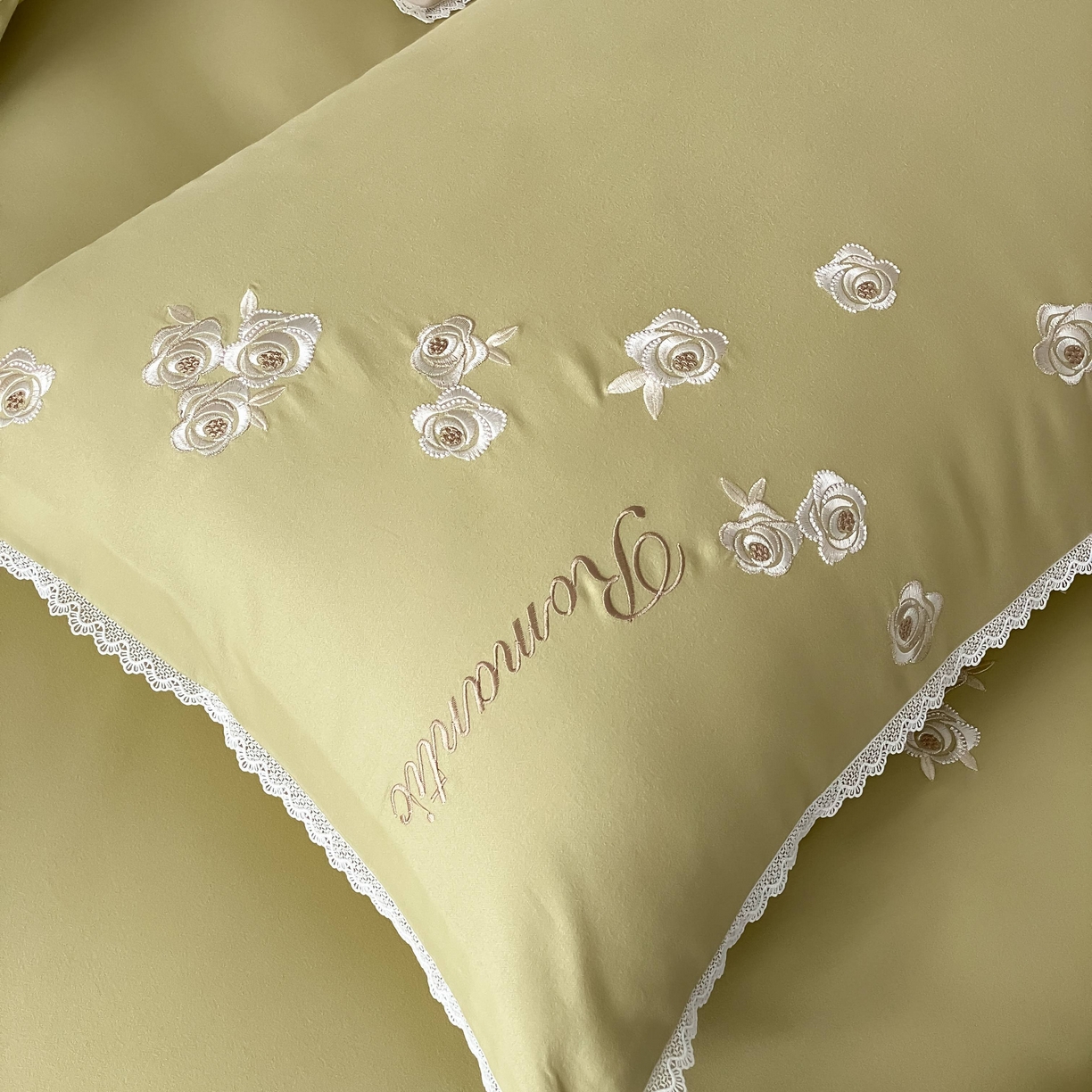 91家纺网 家纺一手货源 找家纺 佳汐蓝家纺 2025秋冬新款新疆长绒棉全棉纯棉刺绣蕾丝四件套-场景二梦幻芭蕾 梦幻芭蕾-绿