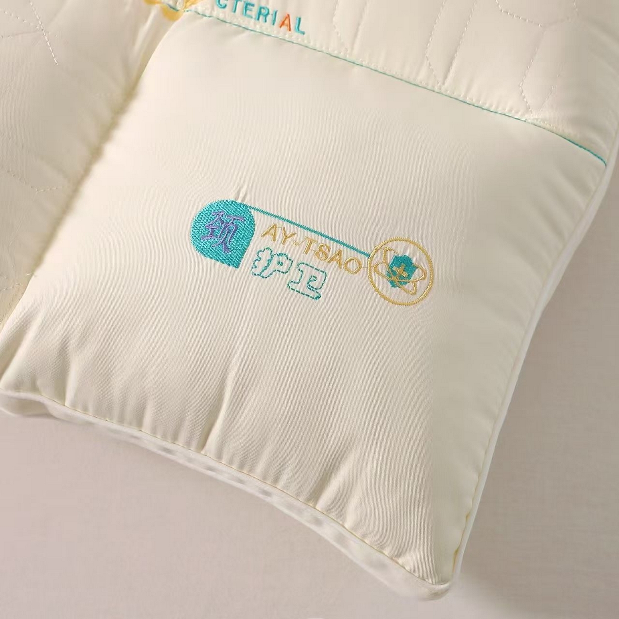 91家纺网 家纺一手货源 找家纺 （总）剑桥枕业 2025新款颈护卫定型魔方护颈枕头 羽丝软矮枕芯