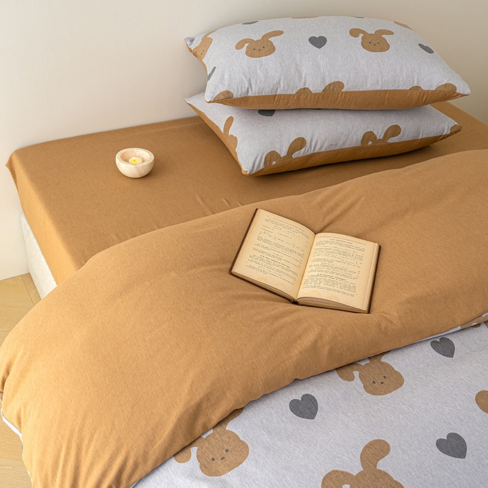 91家纺网 家纺一手货源 找家纺 竹合家纺 2025秋冬新款加厚磨毛色织暖绒系列针织四件套高克重 爱心咖兔