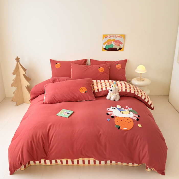 91家纺网 家纺一手货源 找家纺 （总）如意朵 2025新款全棉磨毛卡通毛巾绣四件套（专版花型）-场景二