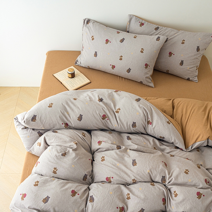 91家纺网 家纺一手货源 找家纺 竹合家纺 2025秋冬新款加厚磨毛色织暖绒系列针织四件套高克重 小熊一家