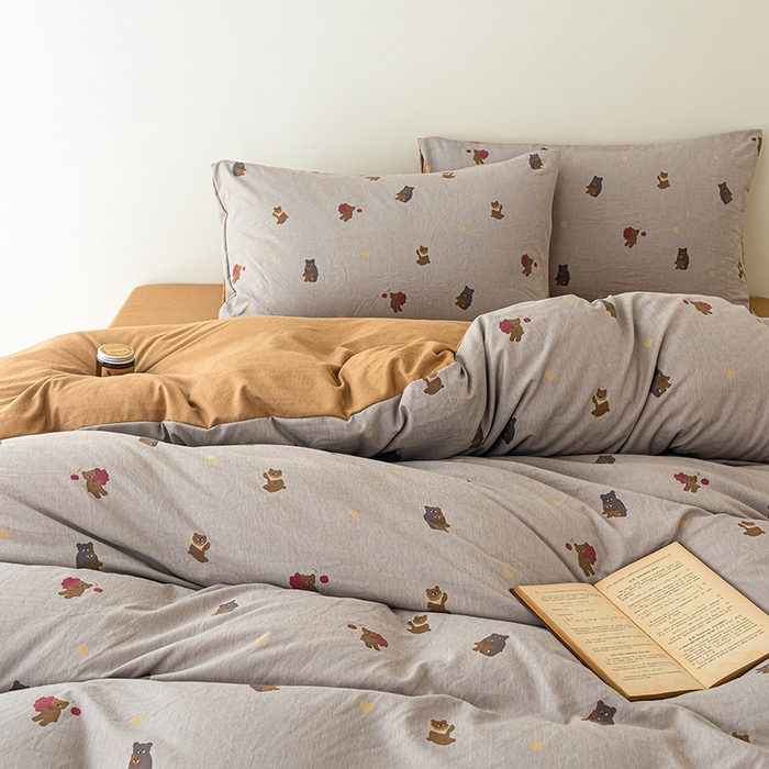 91家纺网 家纺一手货源 找家纺 竹合家纺 2025秋冬新款加厚磨毛色织暖绒系列针织四件套高克重 小熊一家