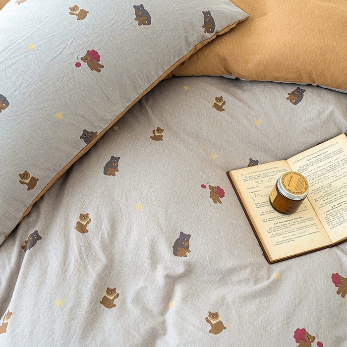 91家纺网 家纺一手货源 找家纺 竹合家纺 2025秋冬新款加厚磨毛色织暖绒系列针织四件套高克重 小熊一家