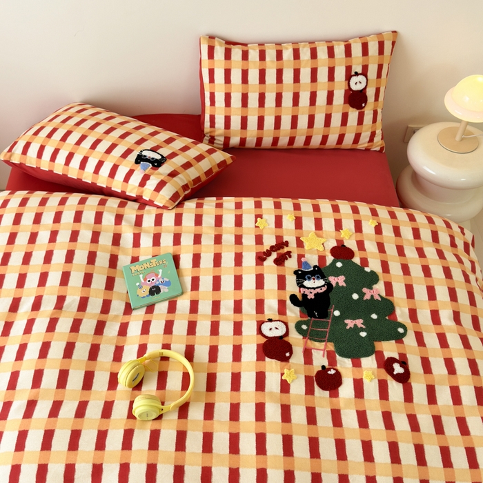 91家纺网 家纺一手货源 找家纺 如意朵 2025新款全棉加厚磨毛绣花四件套风格一（专版花型） 猫和树