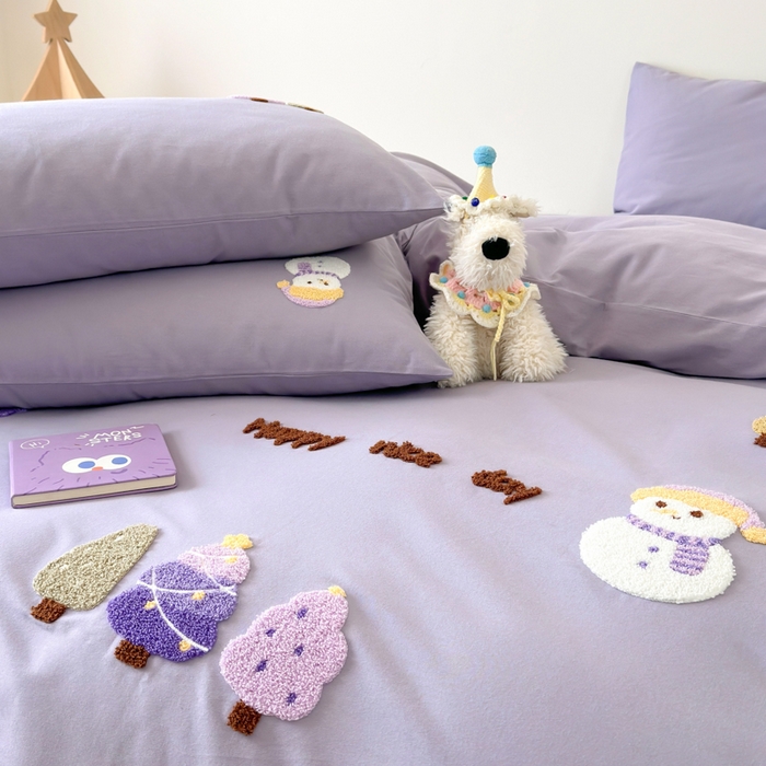 91家纺网 家纺一手货源 找家纺 如意朵 2025新款全棉加厚磨毛绣花四件套风格一（专版花型） 梦幻森林紫