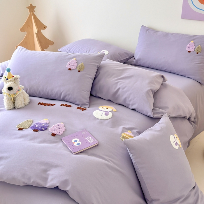 91家纺网 家纺一手货源 找家纺 如意朵 2025新款全棉加厚磨毛绣花四件套风格一（专版花型） 梦幻森林紫