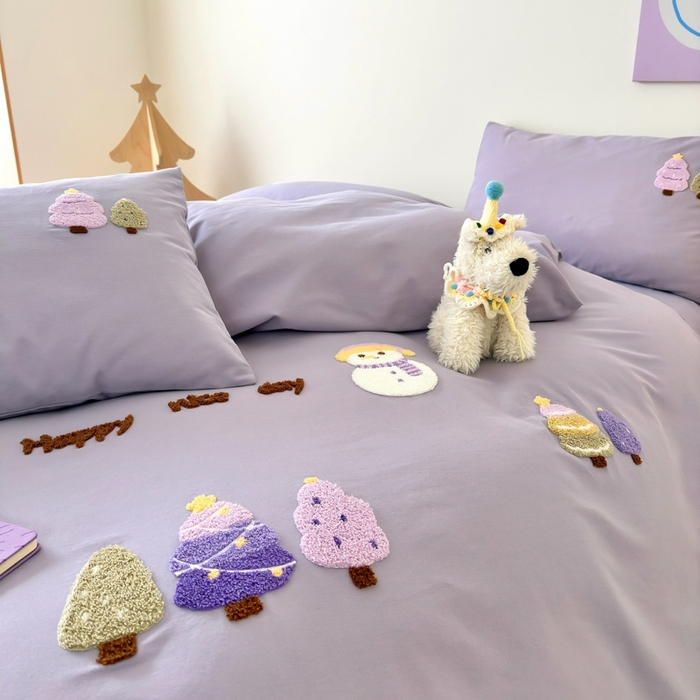 91家纺网 家纺一手货源 找家纺 如意朵 2025新款全棉加厚磨毛绣花四件套风格一（专版花型） 梦幻森林紫