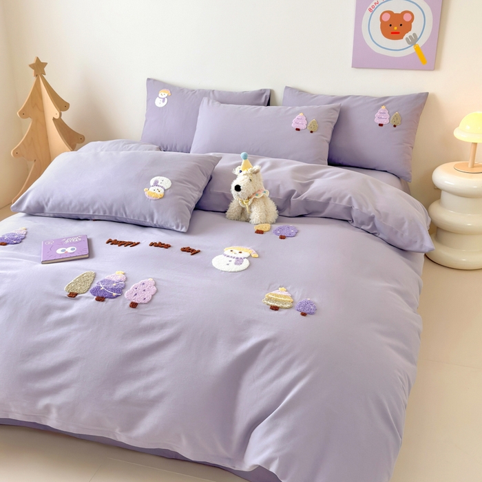 91家纺网 家纺一手货源 找家纺 如意朵 2025新款全棉加厚磨毛绣花四件套风格一（专版花型） 梦幻森林紫