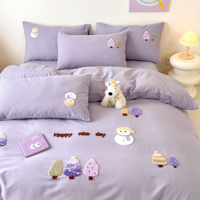 91家纺网 家纺一手货源 找家纺 如意朵 2025新款全棉加厚磨毛绣花四件套风格一（专版花型） 梦幻森林紫