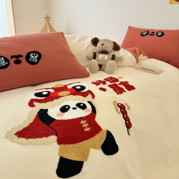 91家纺网 家纺一手货源 找家纺 如意朵 2025新款全棉加厚磨毛绣花四件套风格一（专版花型） 狮来运转