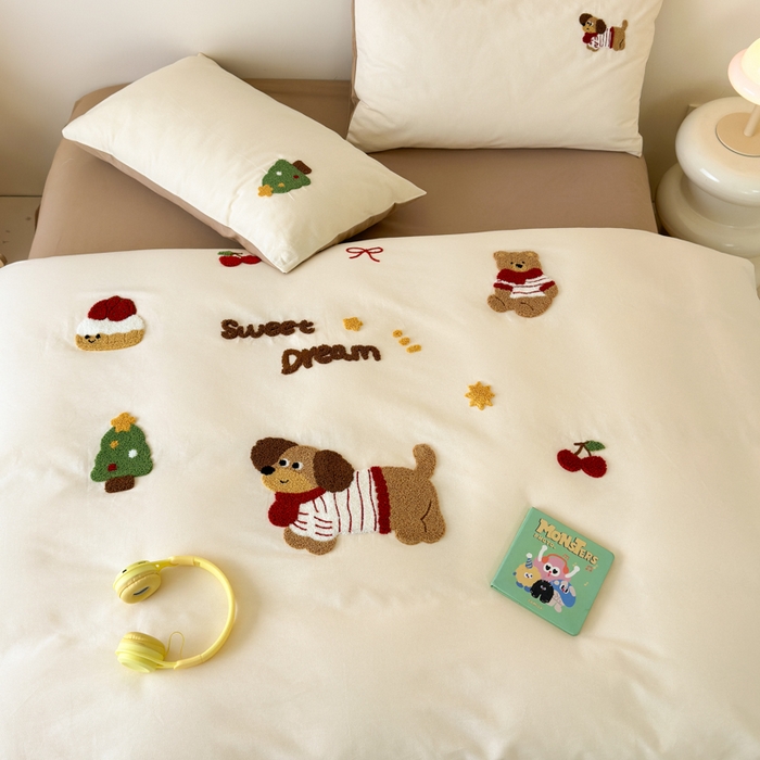 91家纺网 家纺一手货源 找家纺 如意朵 2025新款全棉加厚磨毛绣花四件套风格一（专版花型） 甜心狗狗