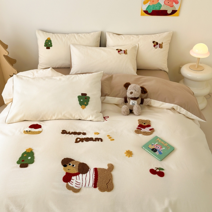 91家纺网 家纺一手货源 找家纺 如意朵 2025新款全棉加厚磨毛绣花四件套风格一（专版花型） 甜心狗狗