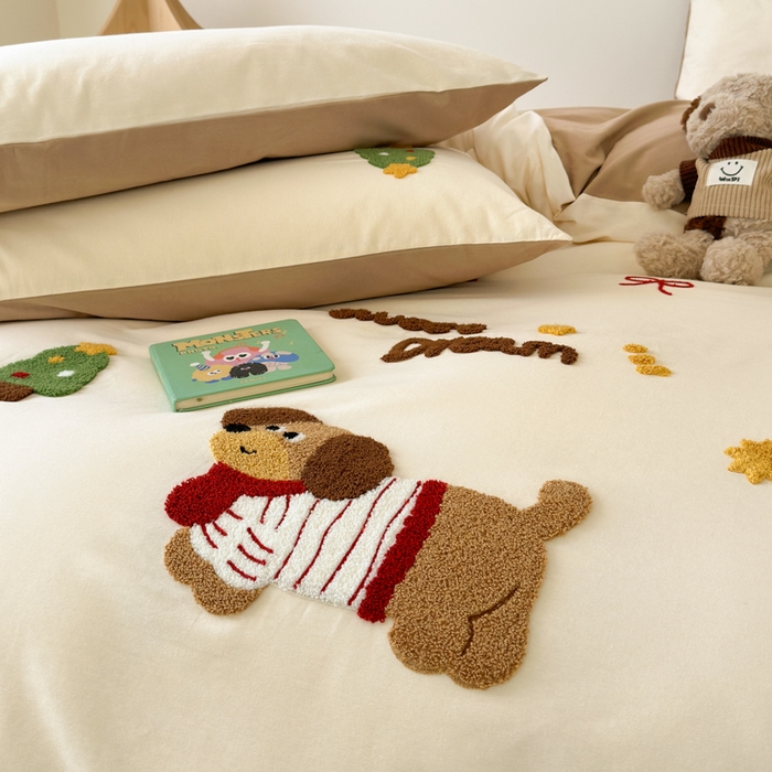 91家纺网 家纺一手货源 找家纺 如意朵 2025新款全棉加厚磨毛绣花四件套风格一（专版花型） 甜心狗狗