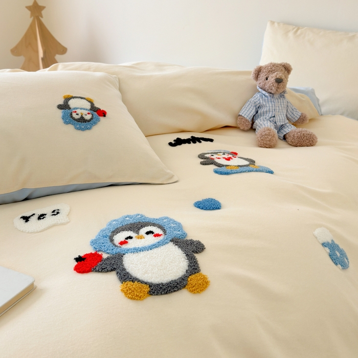 91家纺网 家纺一手货源 找家纺 如意朵 2025新款全棉加厚磨毛绣花四件套风格一（专版花型） 追梦企鹅米