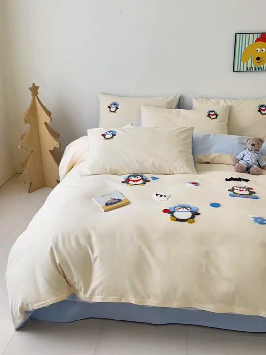 91家纺网 家纺一手货源 找家纺 如意朵 2025新款全棉加厚磨毛绣花四件套风格一（专版花型） 追梦企鹅米