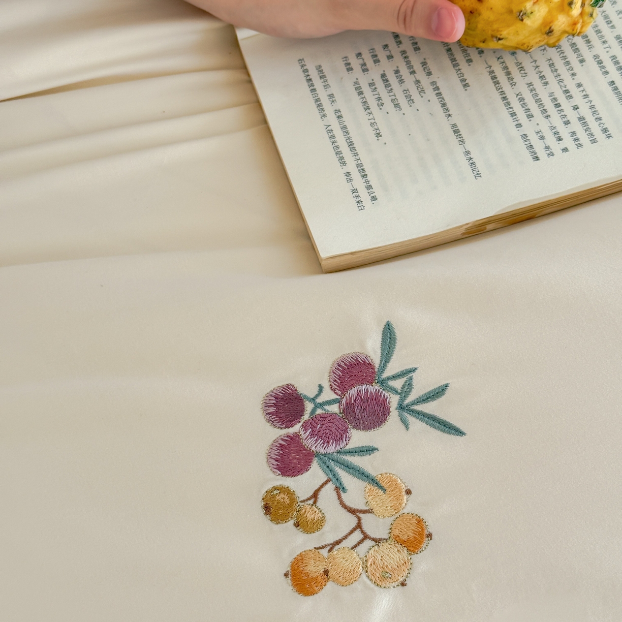 91家纺网 家纺一手货源 找家纺 （总）佳汐蓝家纺 2025秋冬新款撞色刺绣长绒棉全棉纯棉四件套