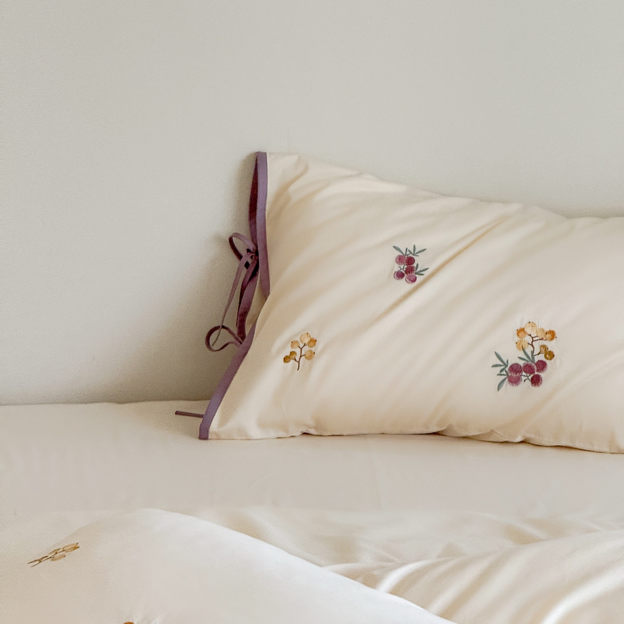 91家纺网 家纺一手货源 找家纺 （总）佳汐蓝家纺 2025秋冬新款撞色刺绣长绒棉全棉纯棉四件套