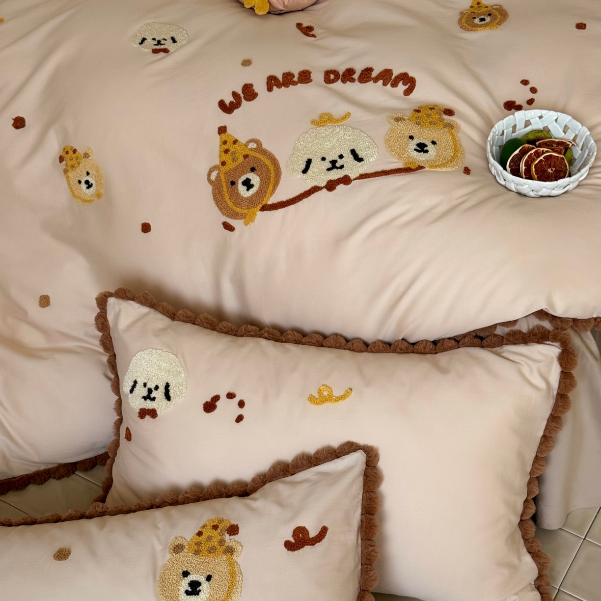 91家纺网 家纺一手货源 找家纺 （总）佳汐蓝家纺 2025秋冬新款毛巾绣长绒棉全棉纯棉四件套栗子团团