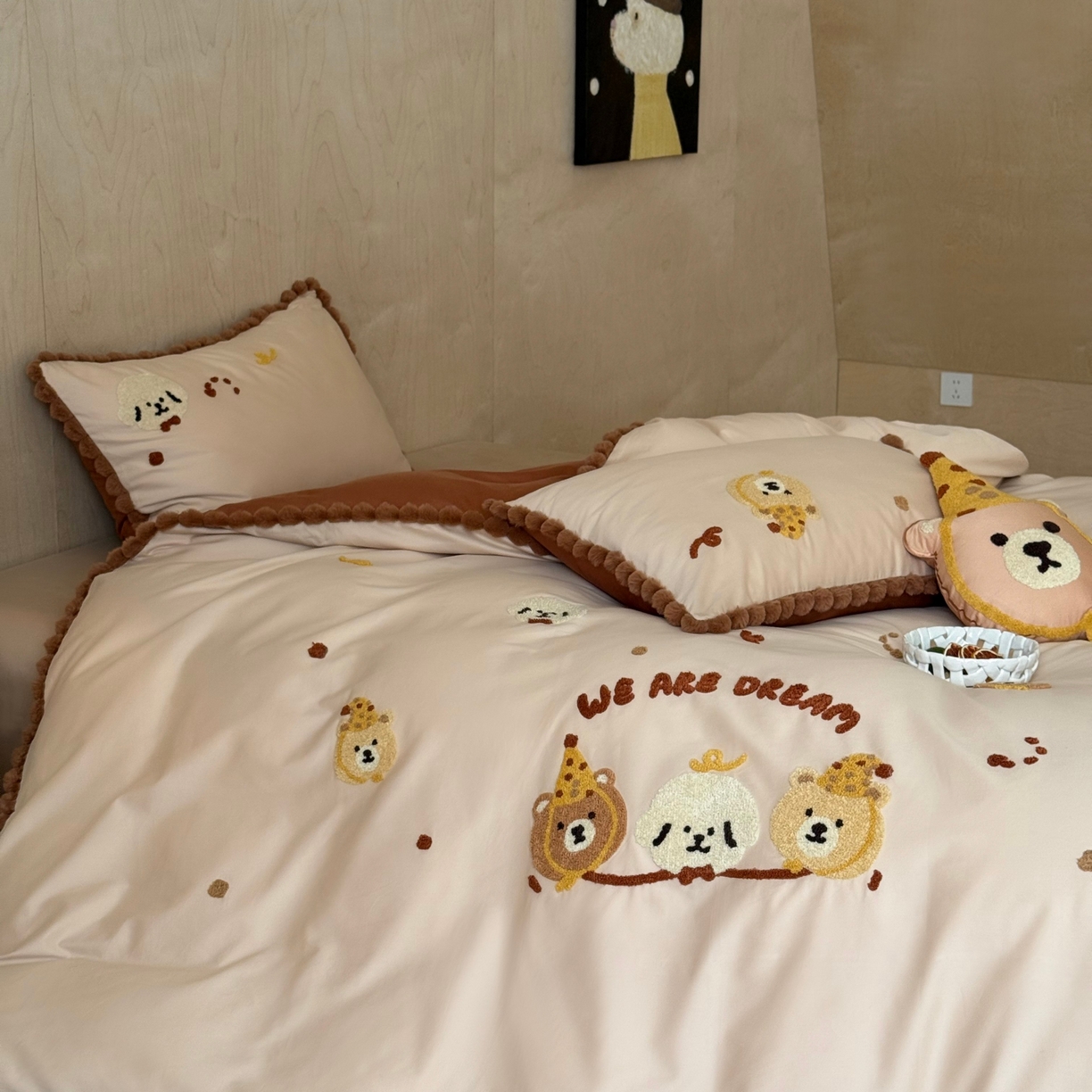 91家纺网 家纺一手货源 找家纺 （总）佳汐蓝家纺 2025秋冬新款毛巾绣长绒棉全棉纯棉四件套栗子团团