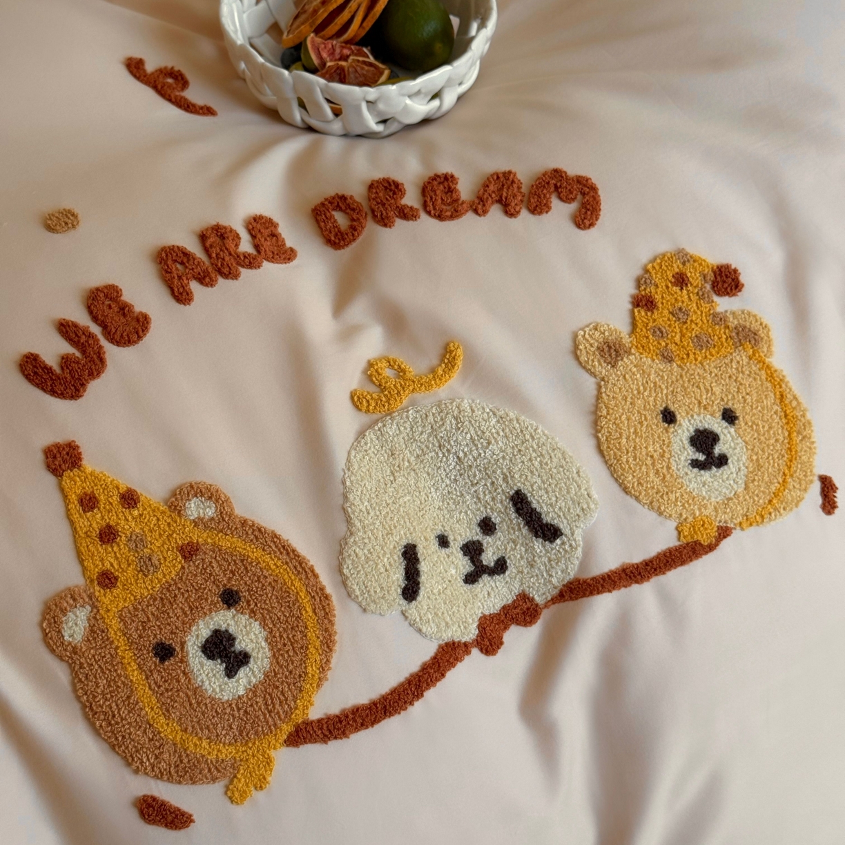 91家纺网 家纺一手货源 找家纺 （总）佳汐蓝家纺 2025秋冬新款毛巾绣长绒棉全棉纯棉四件套栗子团团